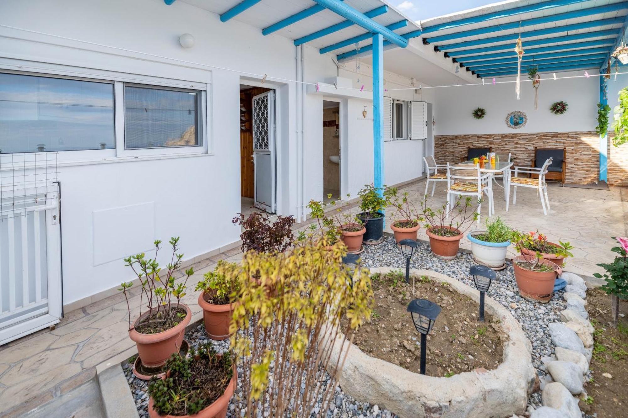 Springs Petronas Apartment Archangelos  Exterior photo